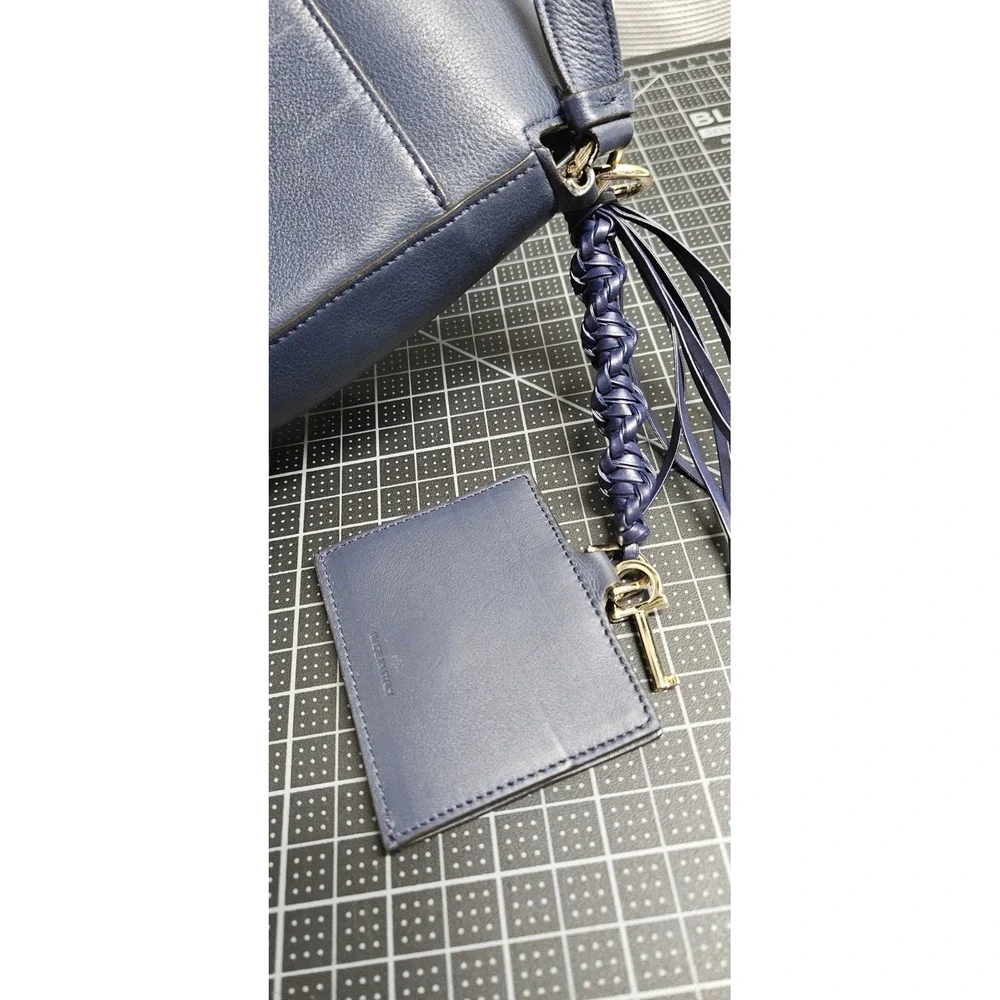 Salvatore Ferragamo Gancini‎ shoulder bag blue leather AU-21/6977